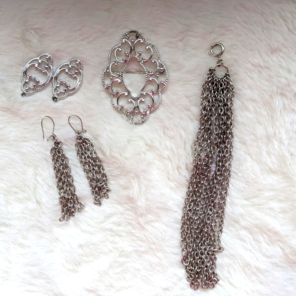 Vintage Emmons Jewelry Set Brooch, Earrings & Tassels